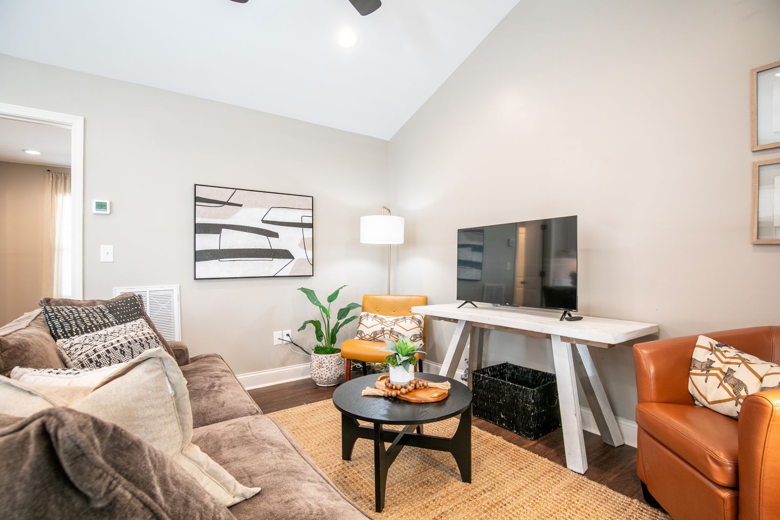 The Carr, Chic 1BR Studio by Velvet Ditch Villas
