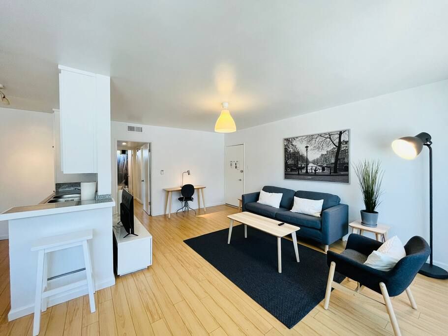 3BR Apt Beverlywood by Just Bring Your Toothbrush