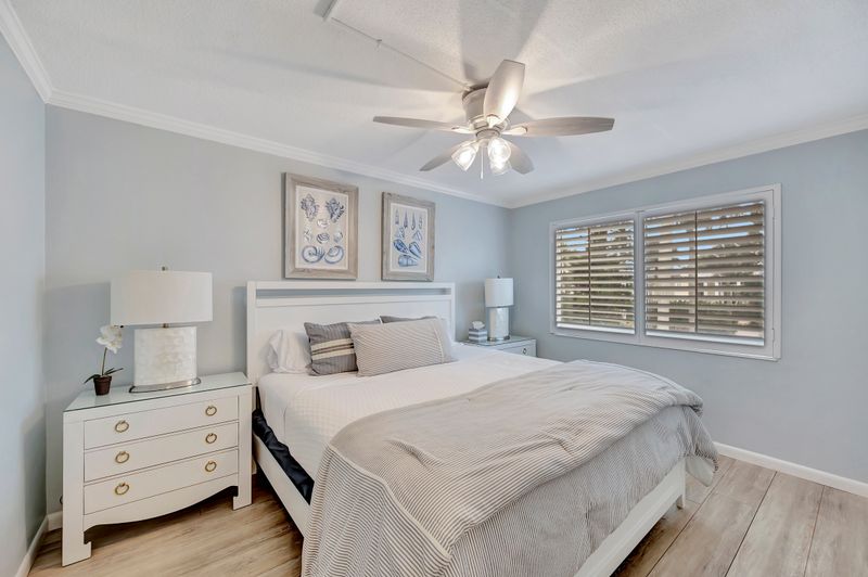 Perfectly-Located 2-Bed at Naples Beach & Town — photo 4