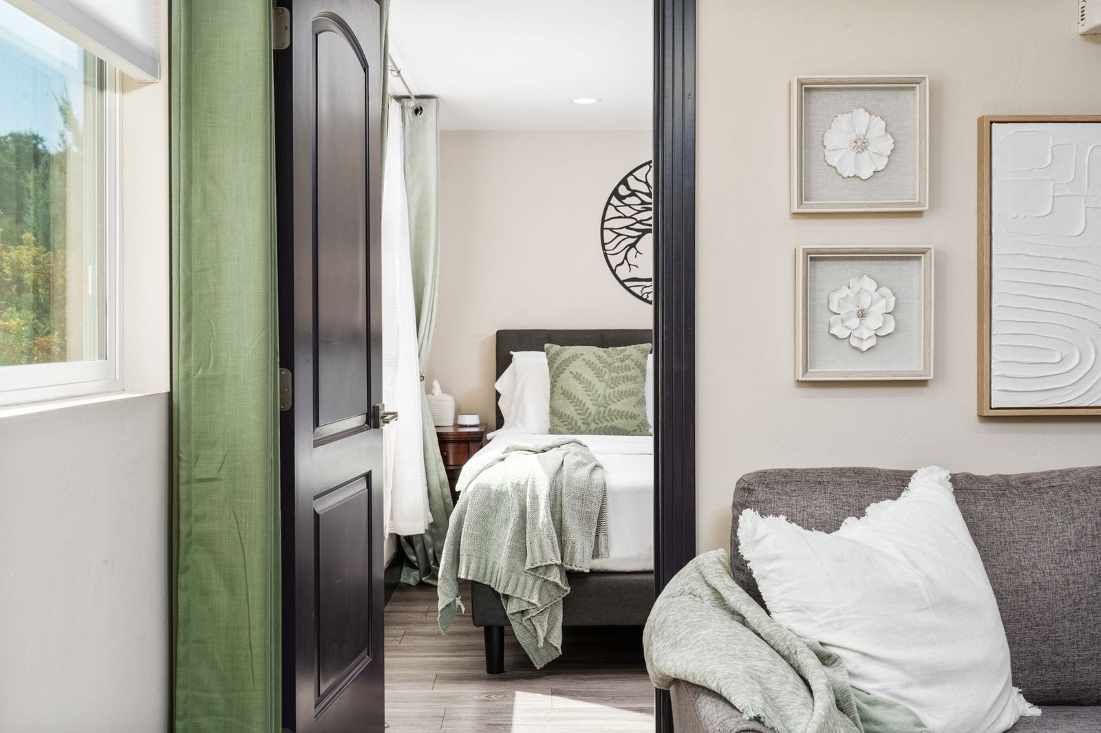 Olive & Oak (7/7 Hideaway Units)