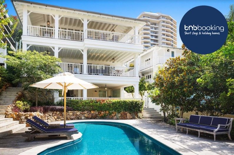 Burleigh Hamptons Luxury, Heated Pool, Ocean views