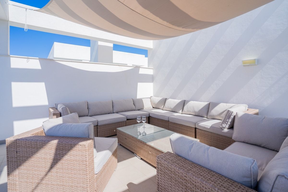 Central apartment with big roof terrace