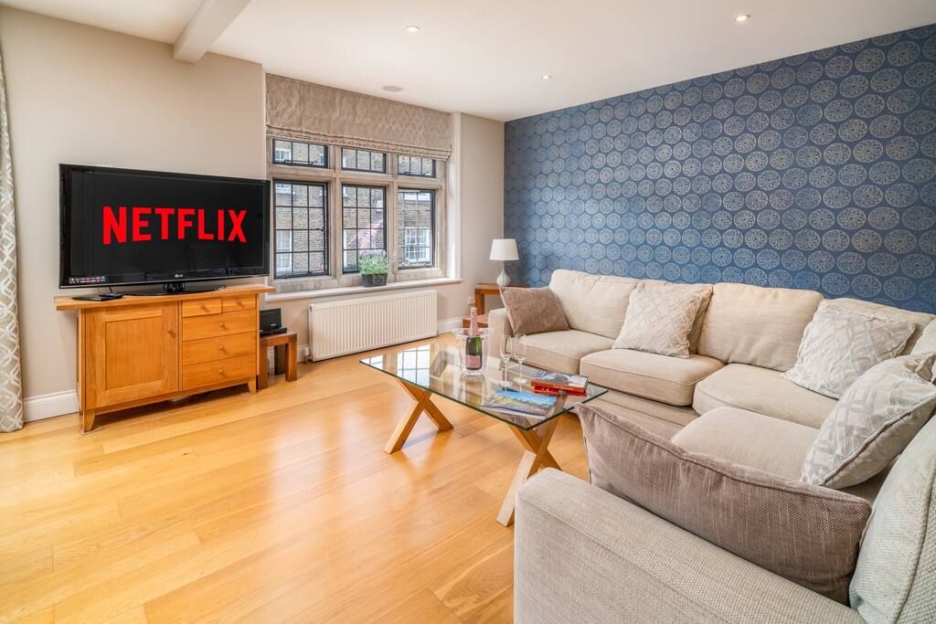 Stunning apartment on Eton high street.