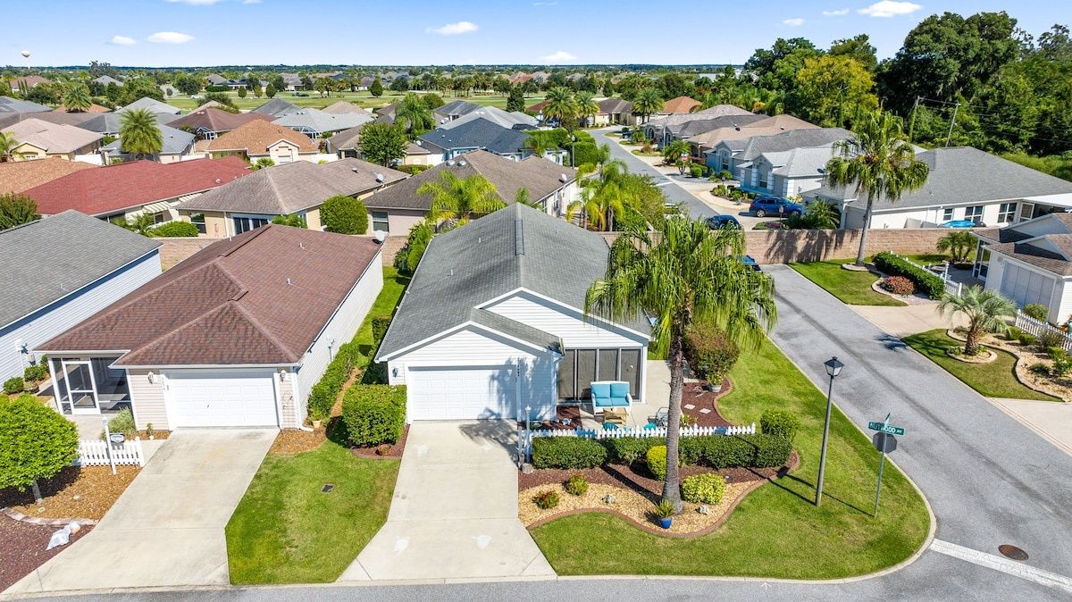 Sunnyside Escape in The Villages | Golfcart | BBQ — photo 9