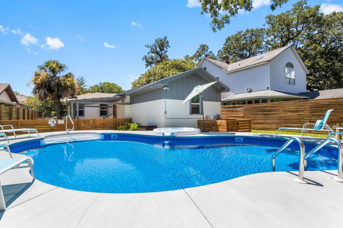 Beach Bungalow w/ Pool & Hot Tub. Casinos nearby!