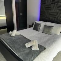 Quayside Apartment | 2 Bedrooms | Sleeps 4 | 2 Bathrooms | Free Parking