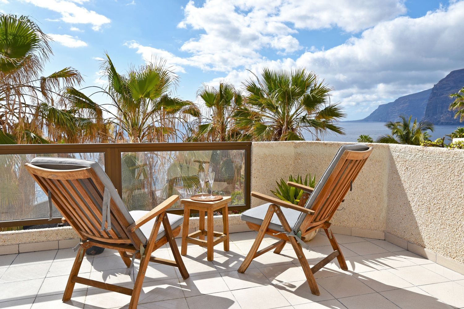 2BDR with Terrace and Ocean View