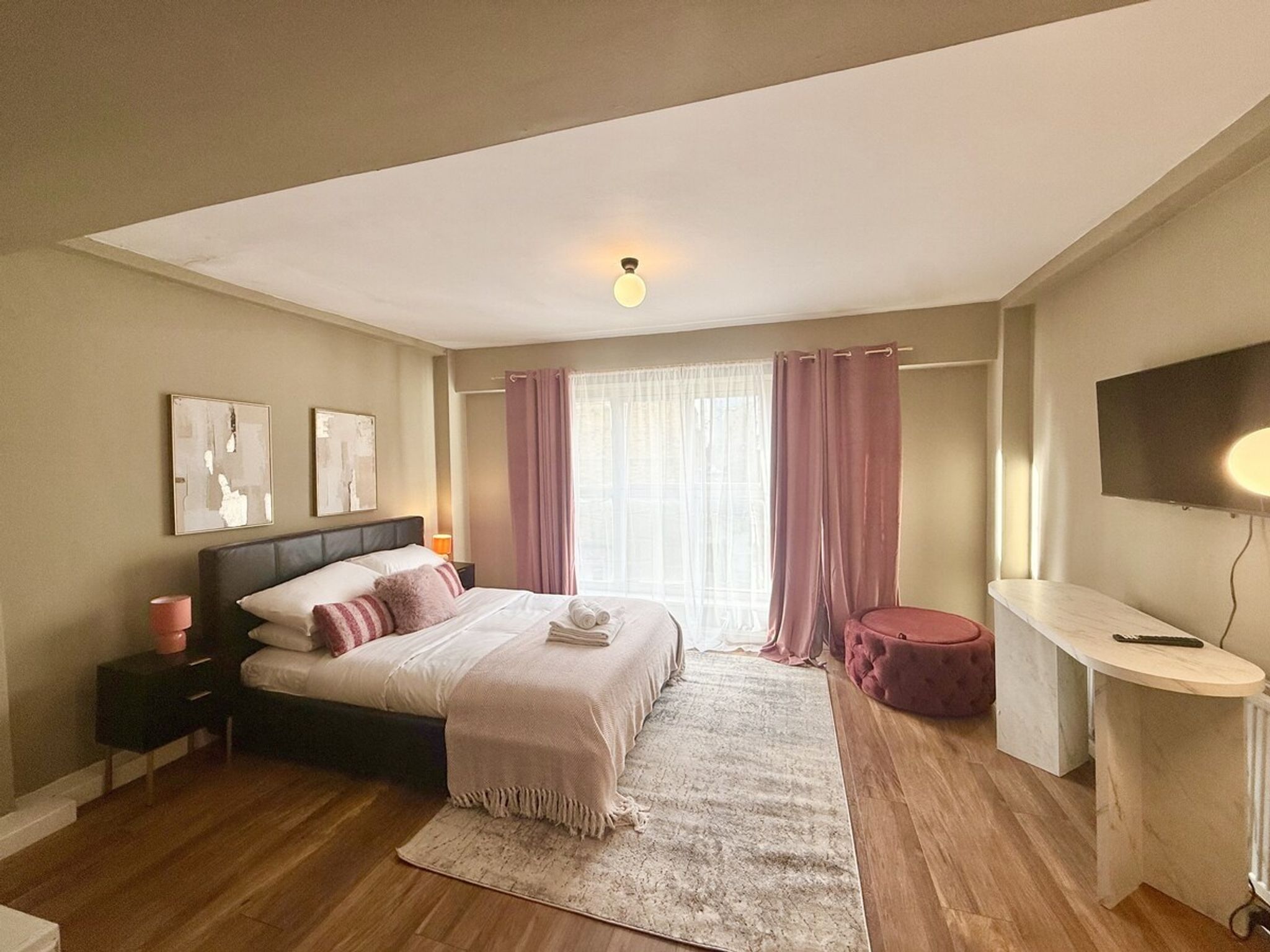 Spacious Studio near Earls Court | Sleeps 4