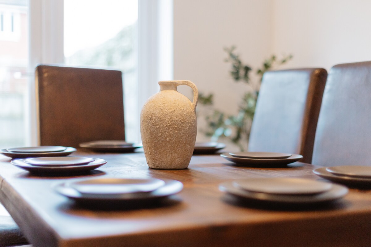 Large House - Dining Room 2