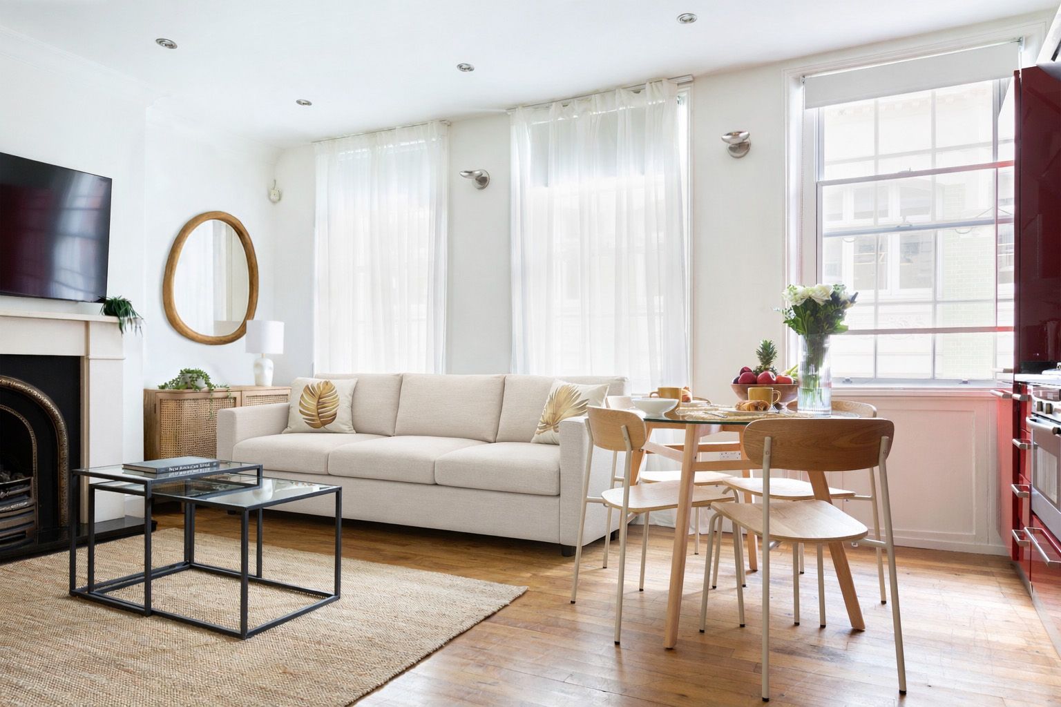 Modern Carnaby Soho 1BR Apartment with AC