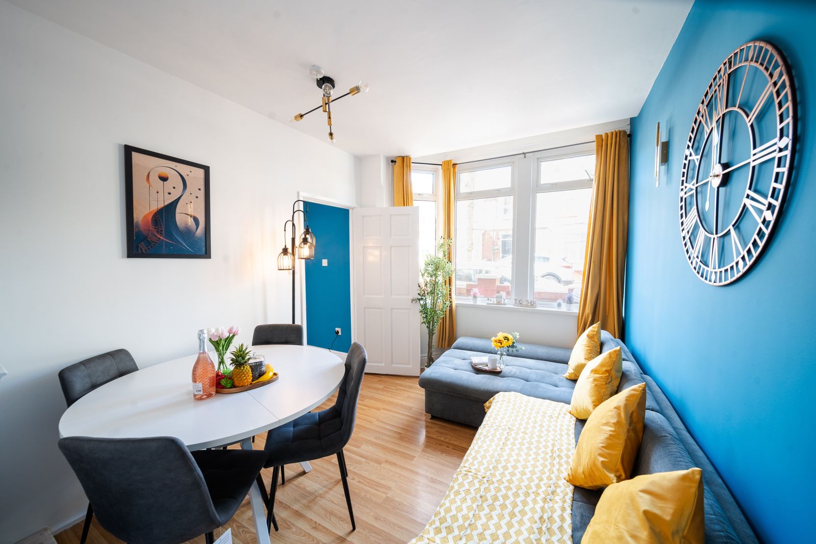 Open Mind Property - HotTub, 7 Guests & Parking