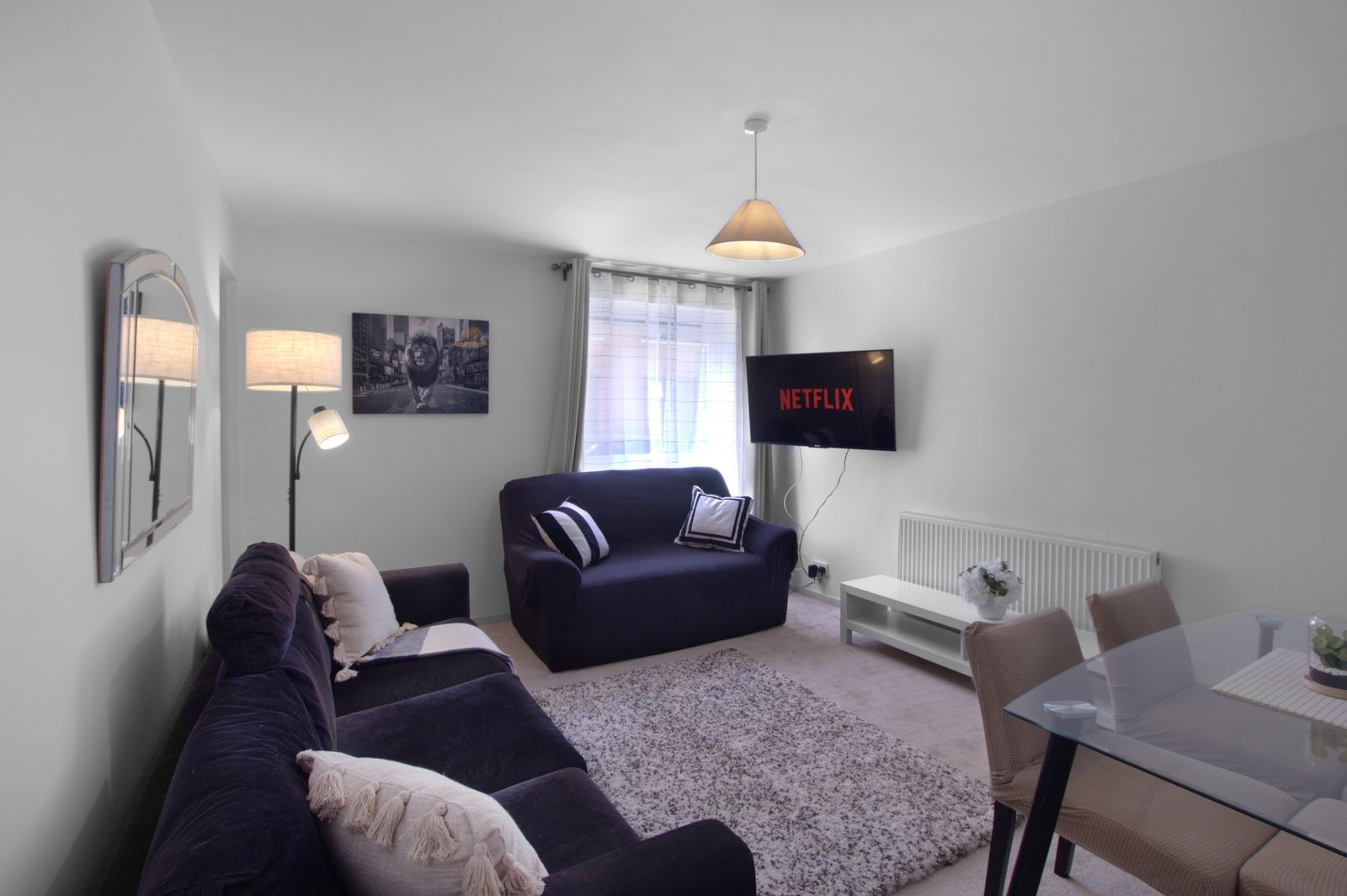 Stylish 3BR Apartment | Clapham Junction | Parking