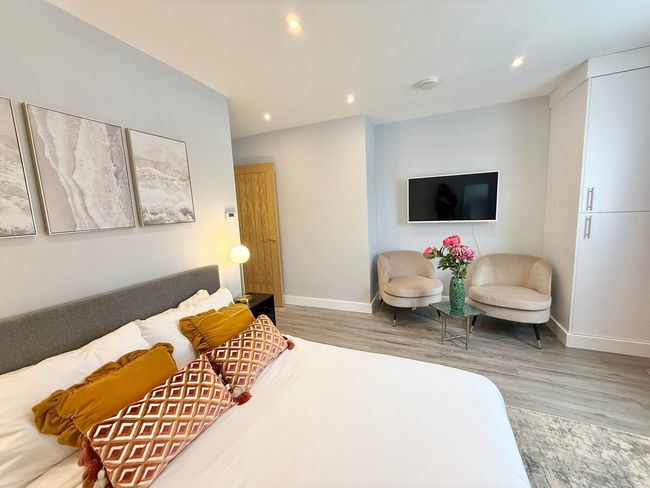 Stylish 2-Bed near Earl's Court Station
