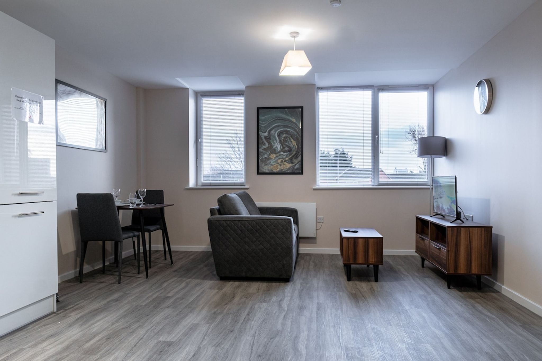 Manchester Apartment, Free Parking, Long Term Disc