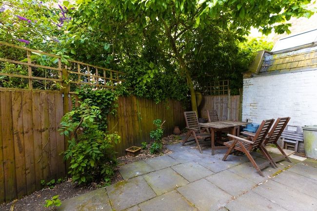 Garden Central London Flat