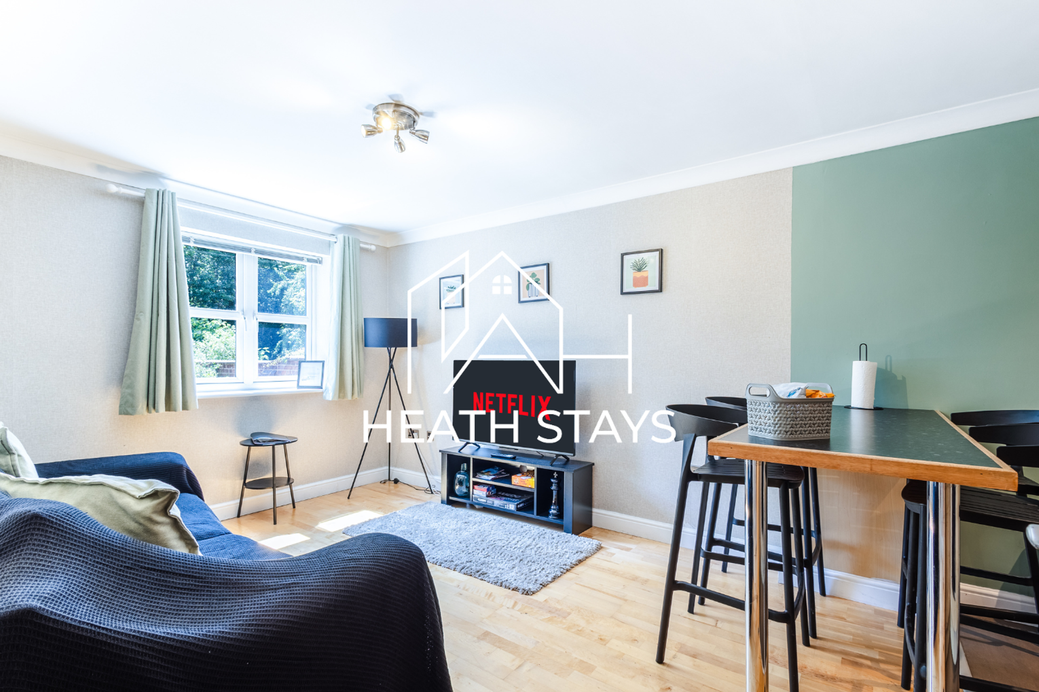 Newly Refurbished | Warwick | Free Parking |Wi-Fi