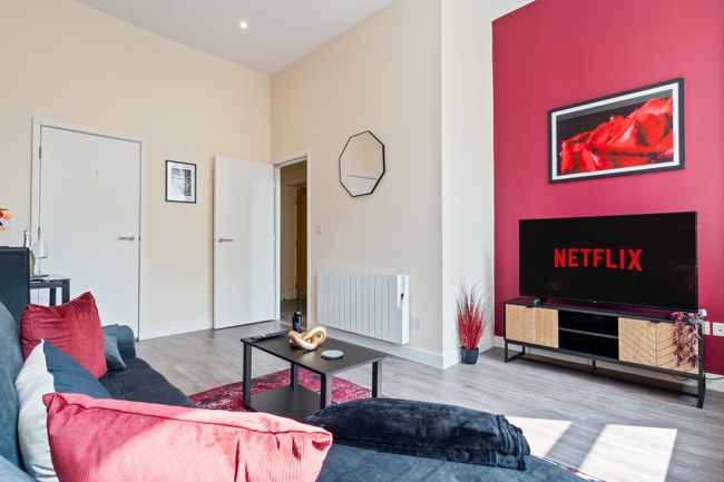 Prime Location | Modern 1BR in Canterbury Centre