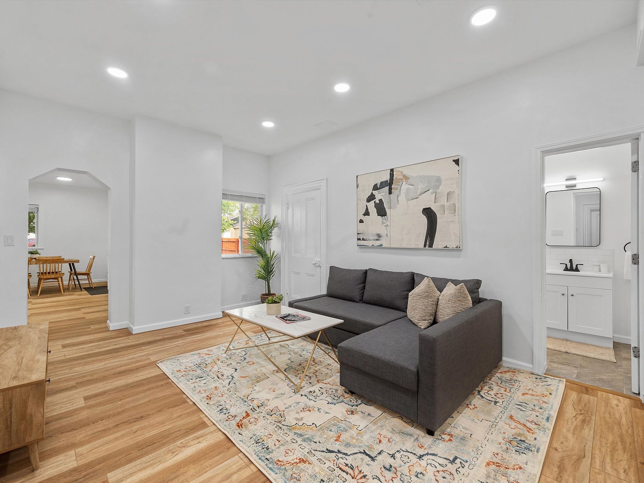 Bloomfield, Shadyside @2 Modern and Spacious Two Bedroom with Free Parking