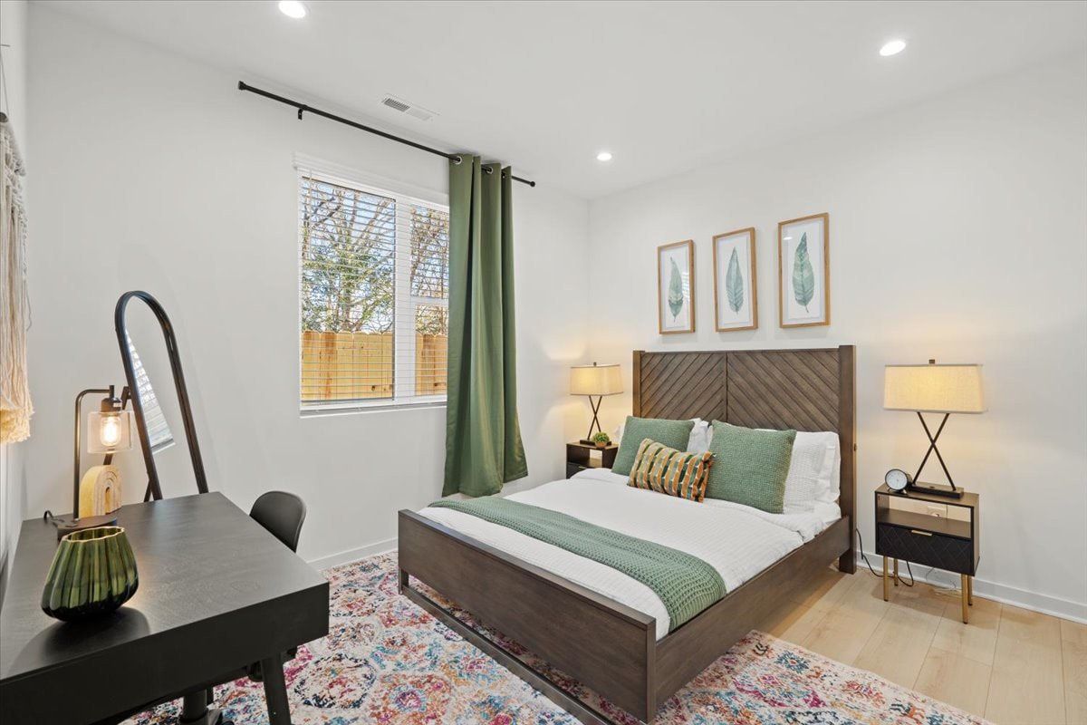 Sleek Private Room in Charlotte near Wells Fargo