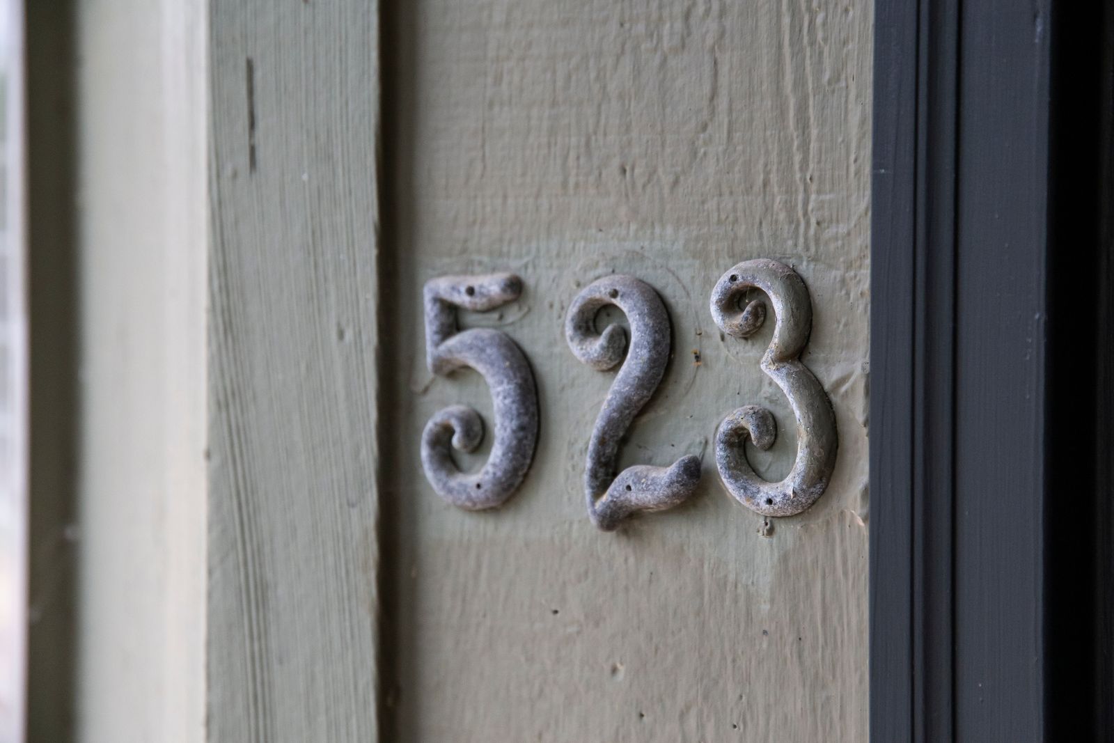 23