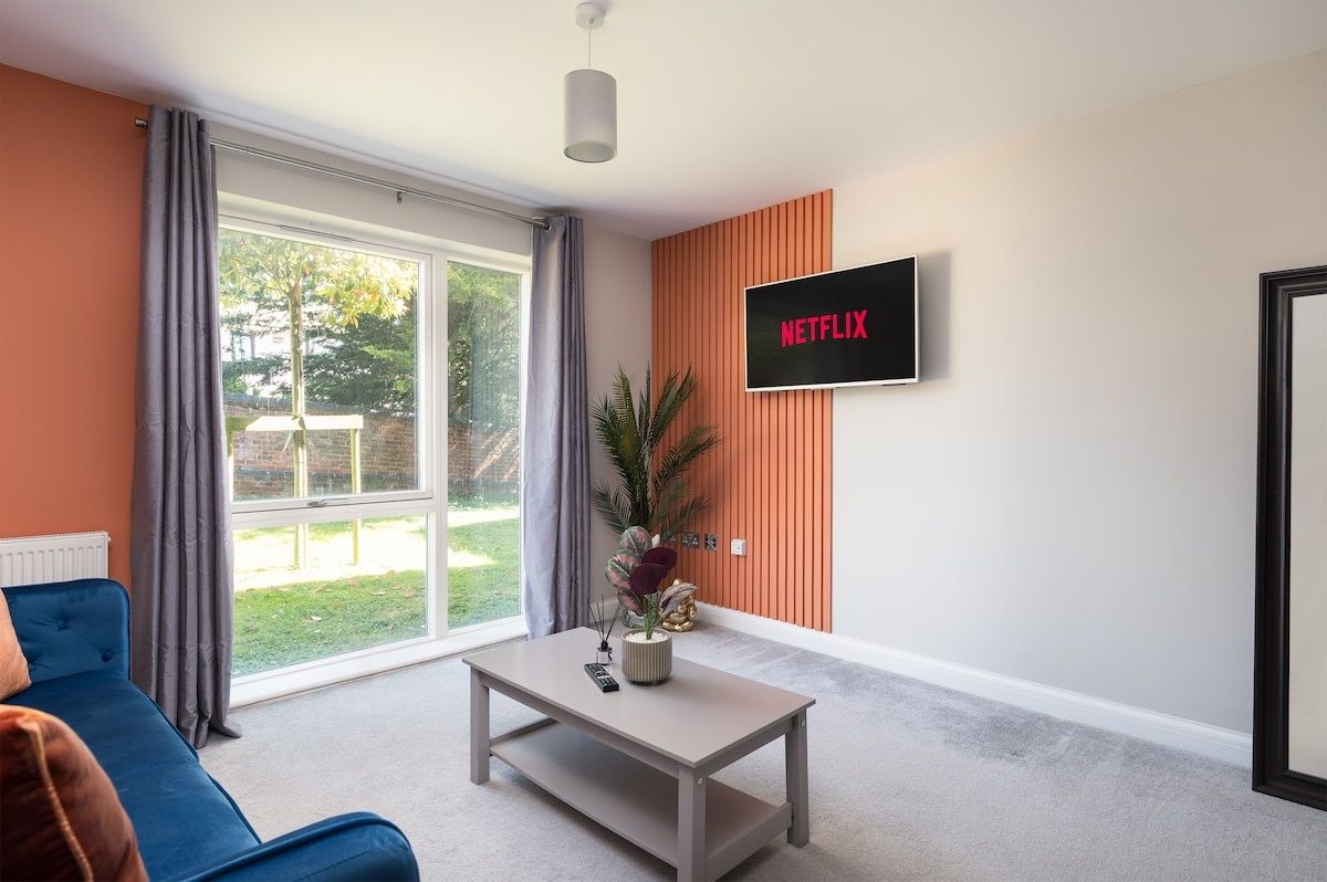 Stylish 2BR Apartment | Parking