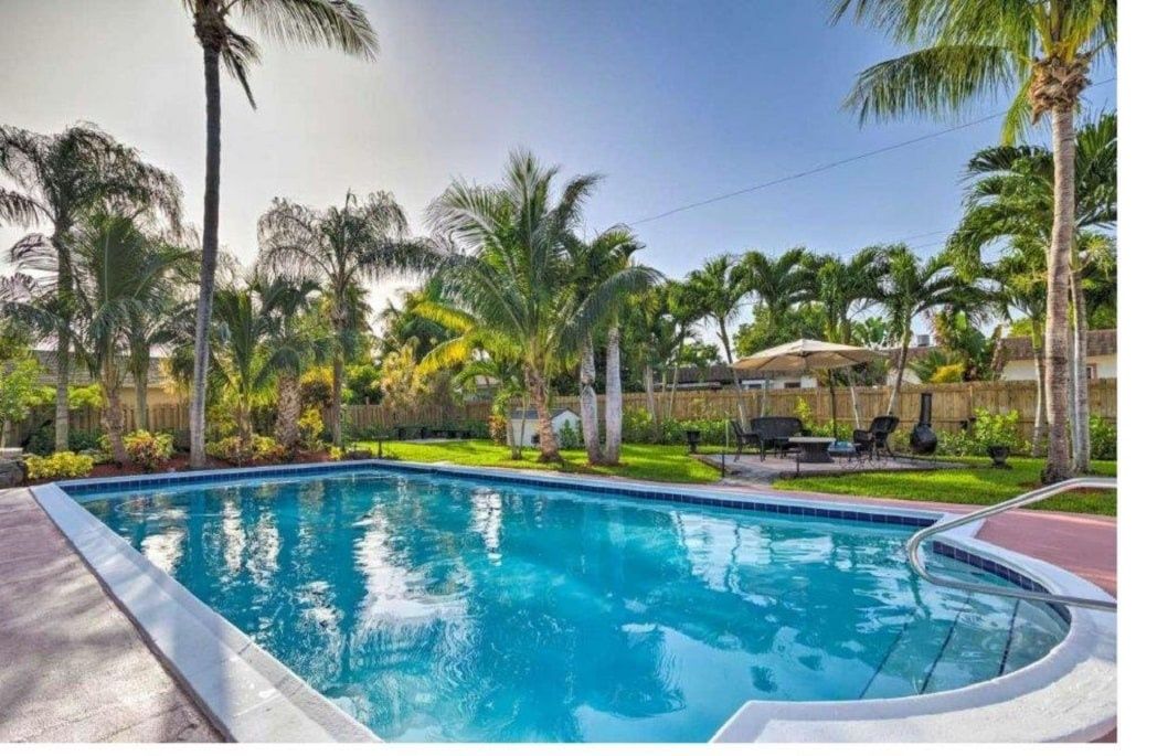 Tropical 7BR Mini-Resort w/ Pool - Near Beach