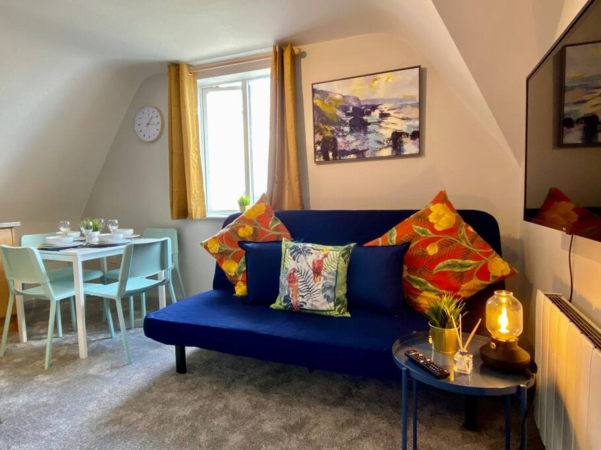 Stunning Apartment - 5 minute walk to the beach!