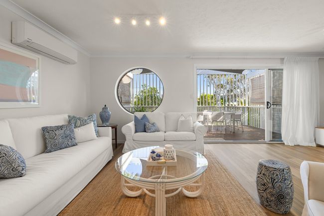 Coastal Mermaid Beach House | Walk to Beach