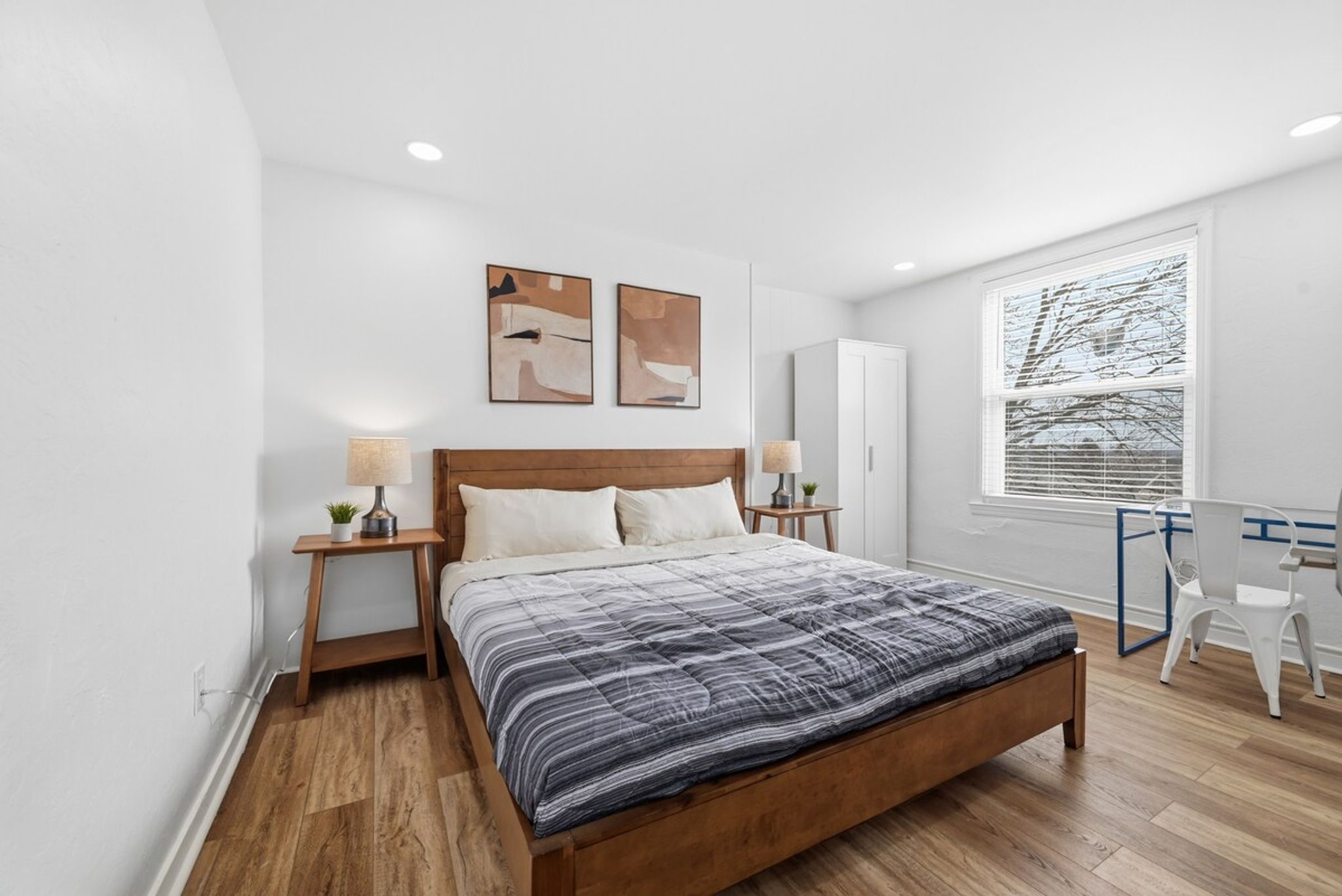 Dormont, Pittsburgh @B Modern and Spacious Private Bedroom with Shared Bathroom