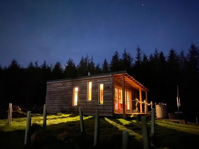 Beautiful Log Cabin & Hot Tub on edge of Forest