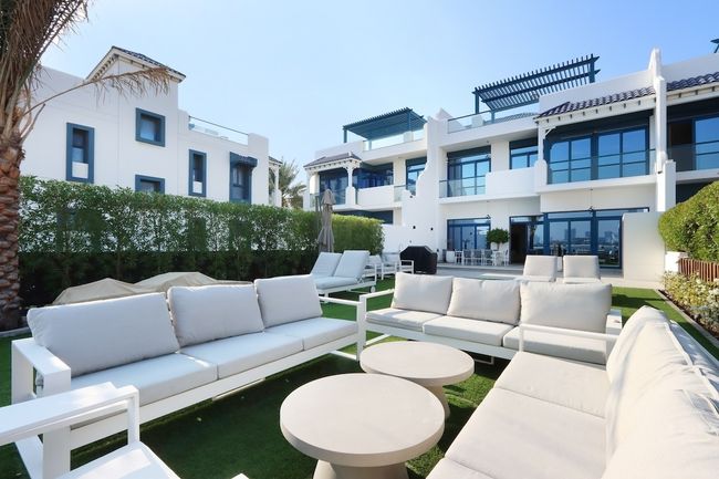 4BR Beachfront Palma Villa, Steps to the Beach