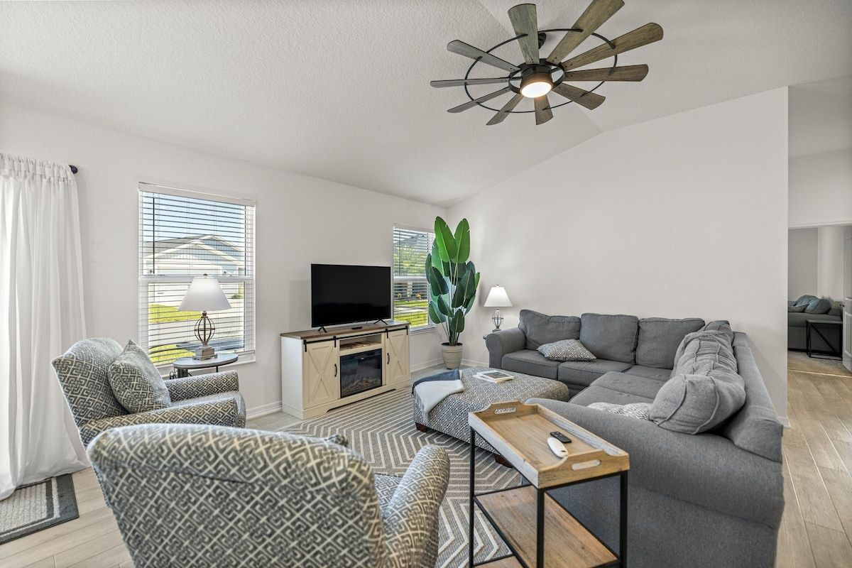 The Eastport Escape | New 3BR | King + Golf Cart