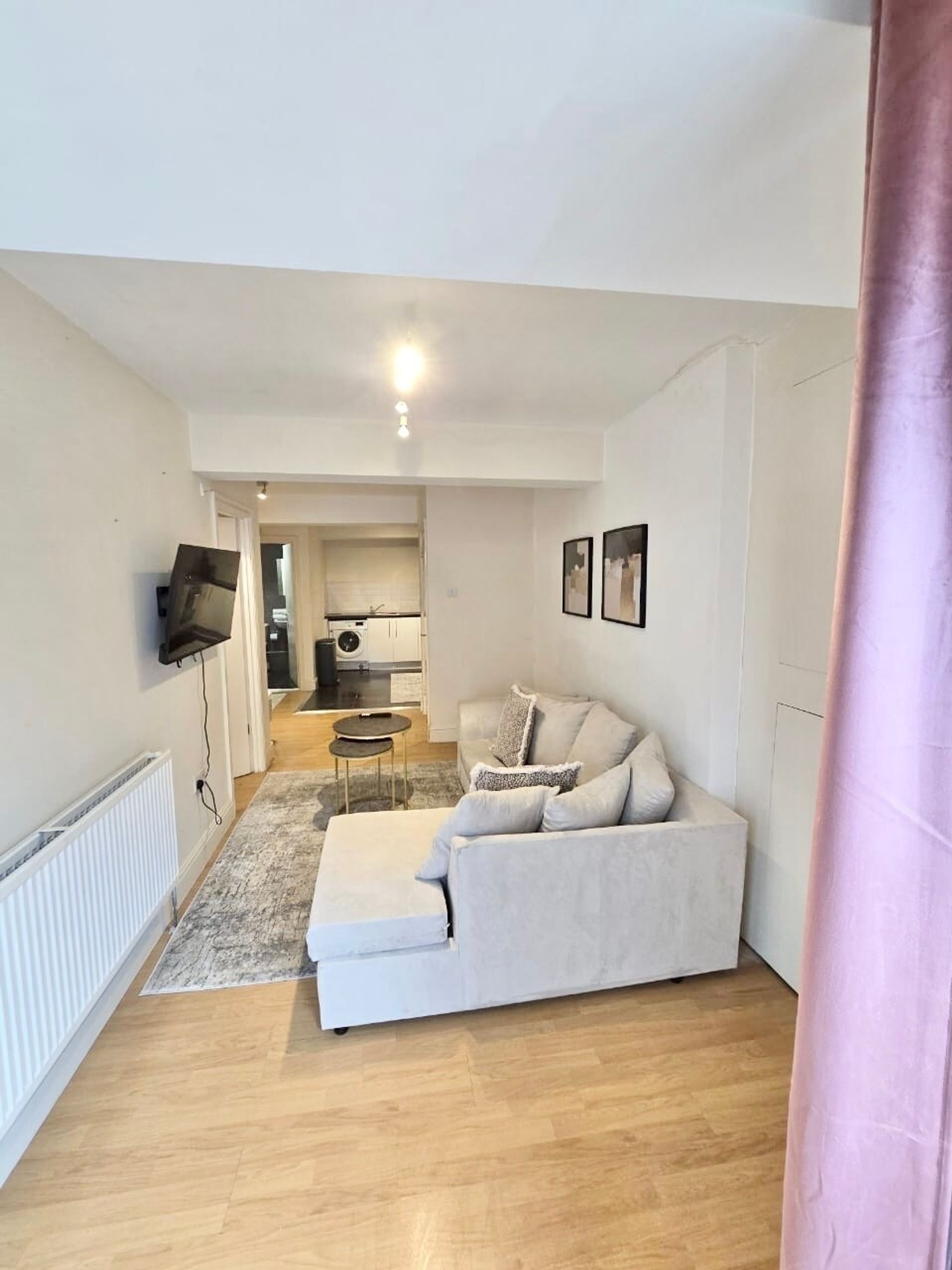 Central 1 bed Earl's Court