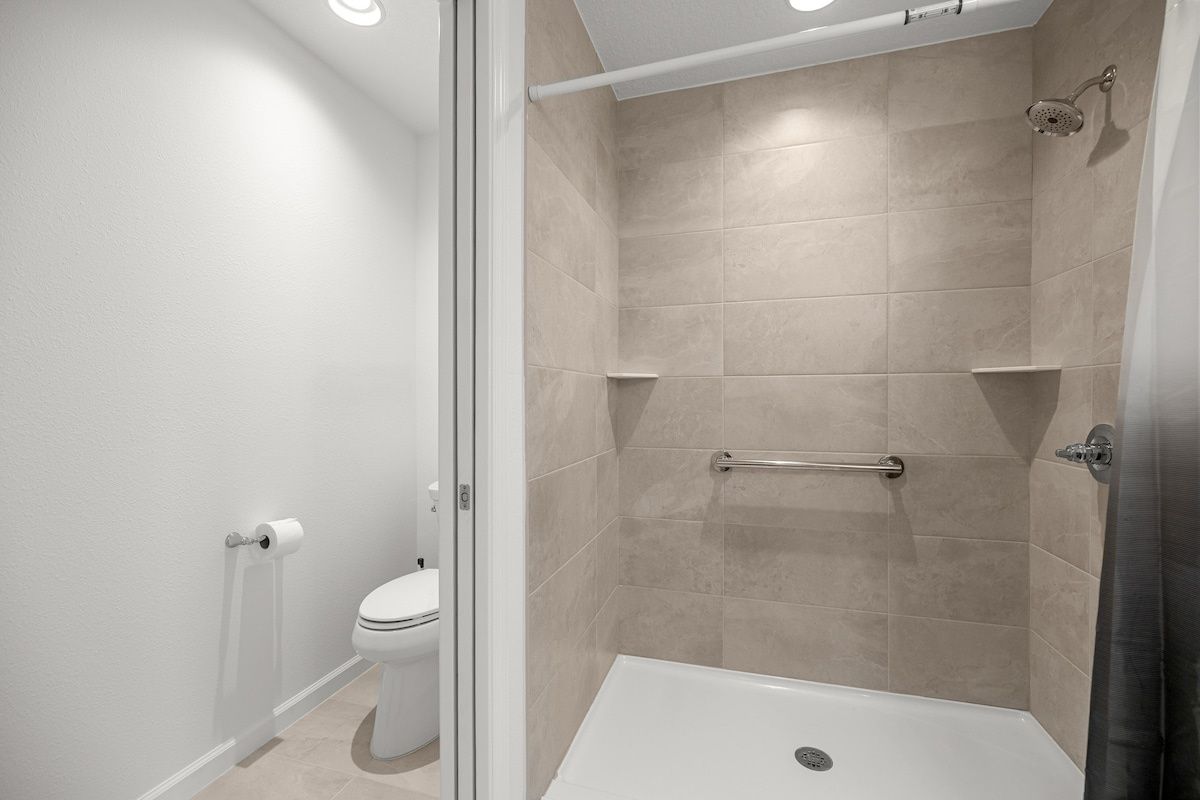 Cozy 2BR Near Eastport Sq. & Middleton | Patio — photo 15