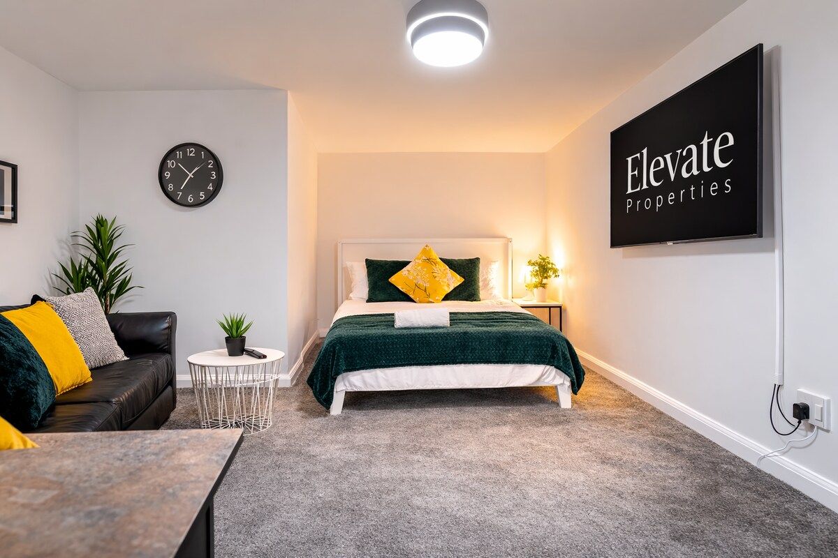 Pet-Friendly Studio with Free Parking