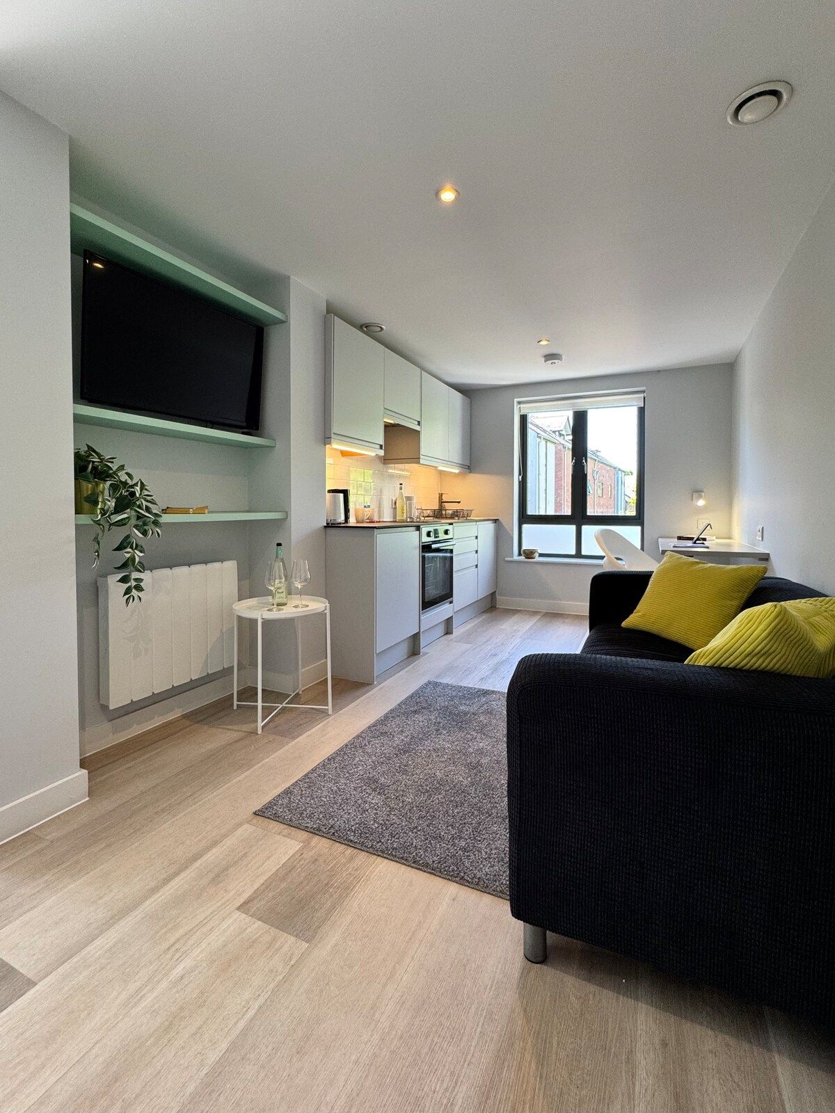 The Harrier House – Boutique Exeter Stay