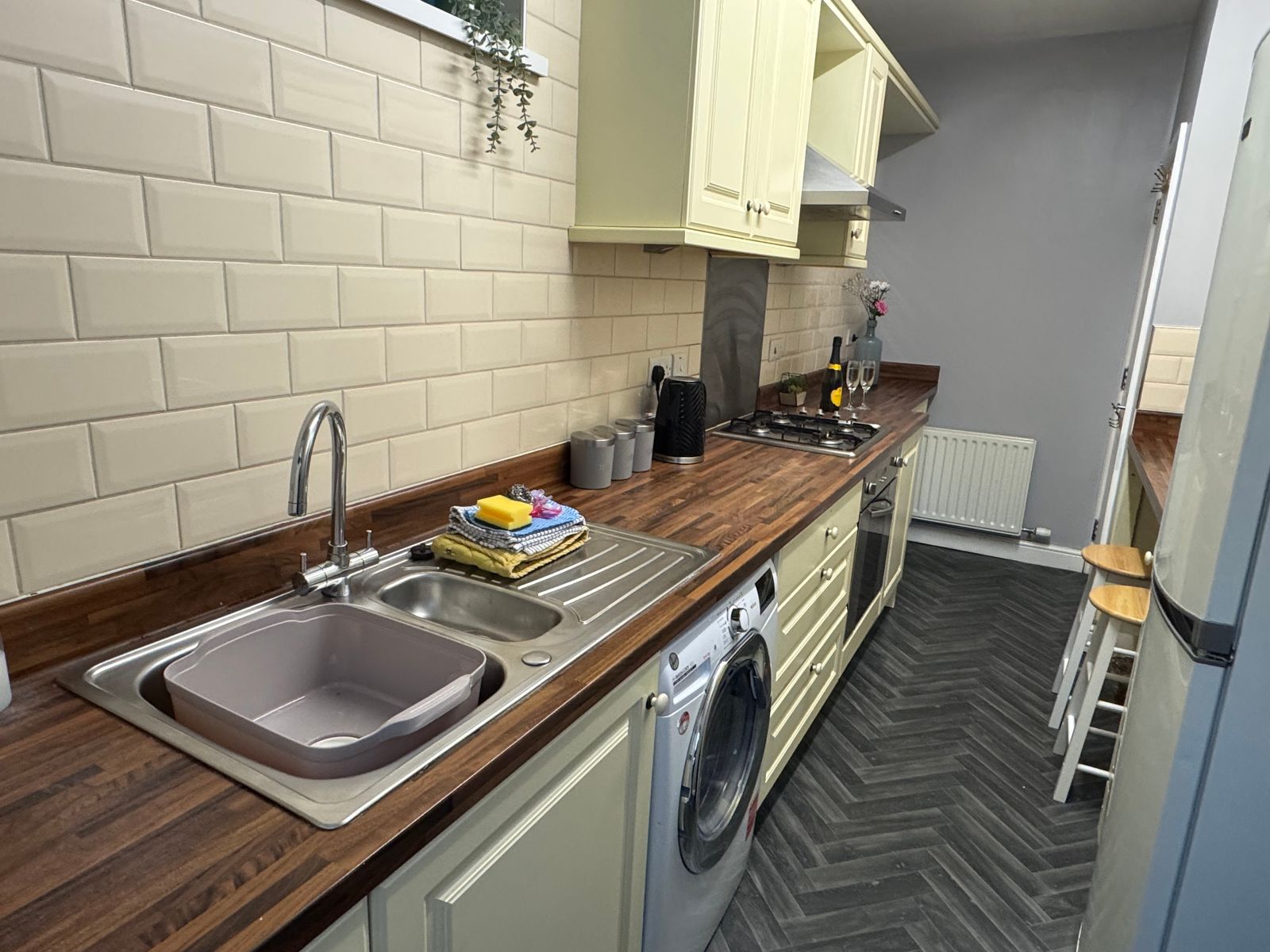Omega | 3 Bedrooms | Sleeps 5 | Free Parking