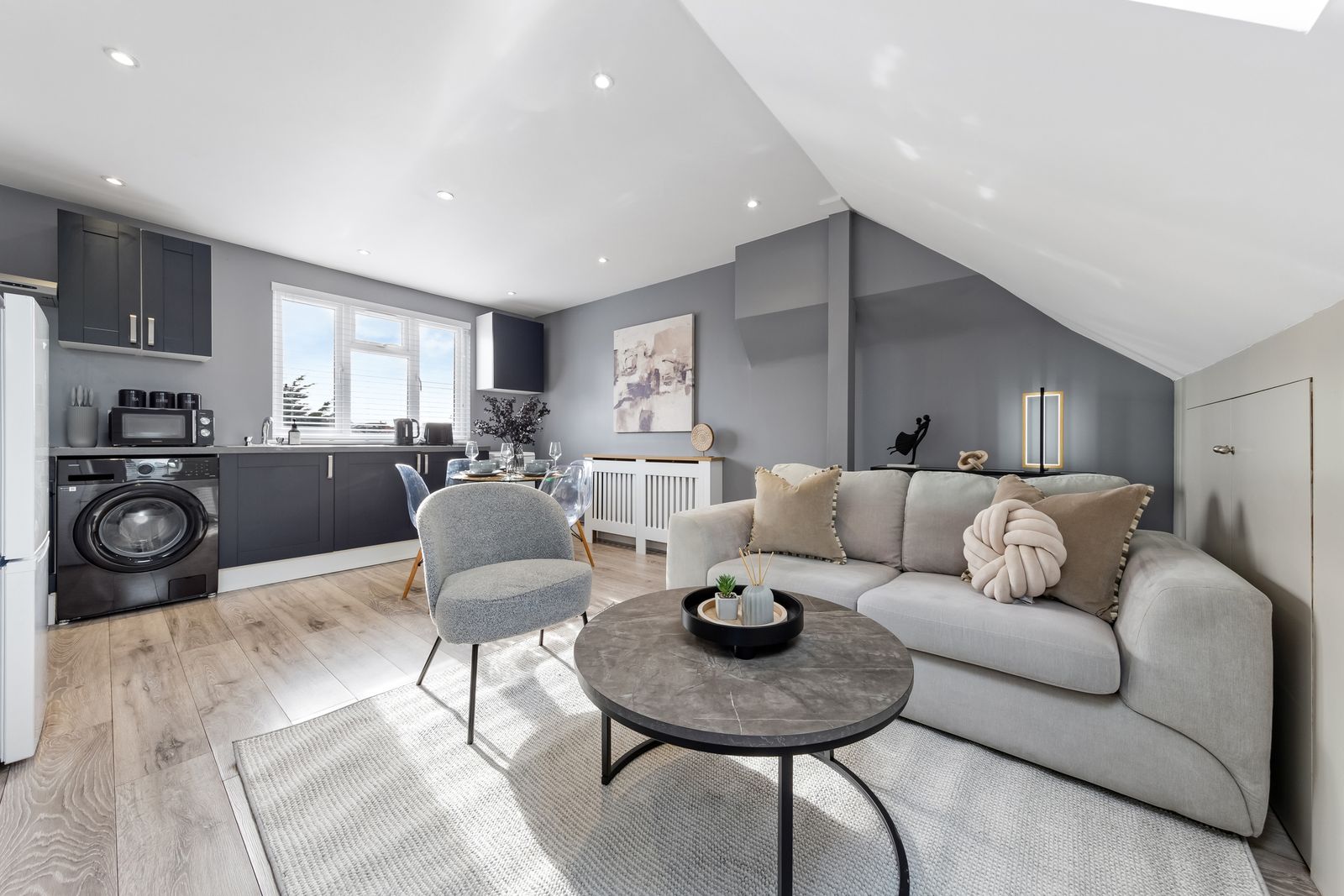 Fast WiFi & 5 Beds | Group Getaway | Sleeps 7