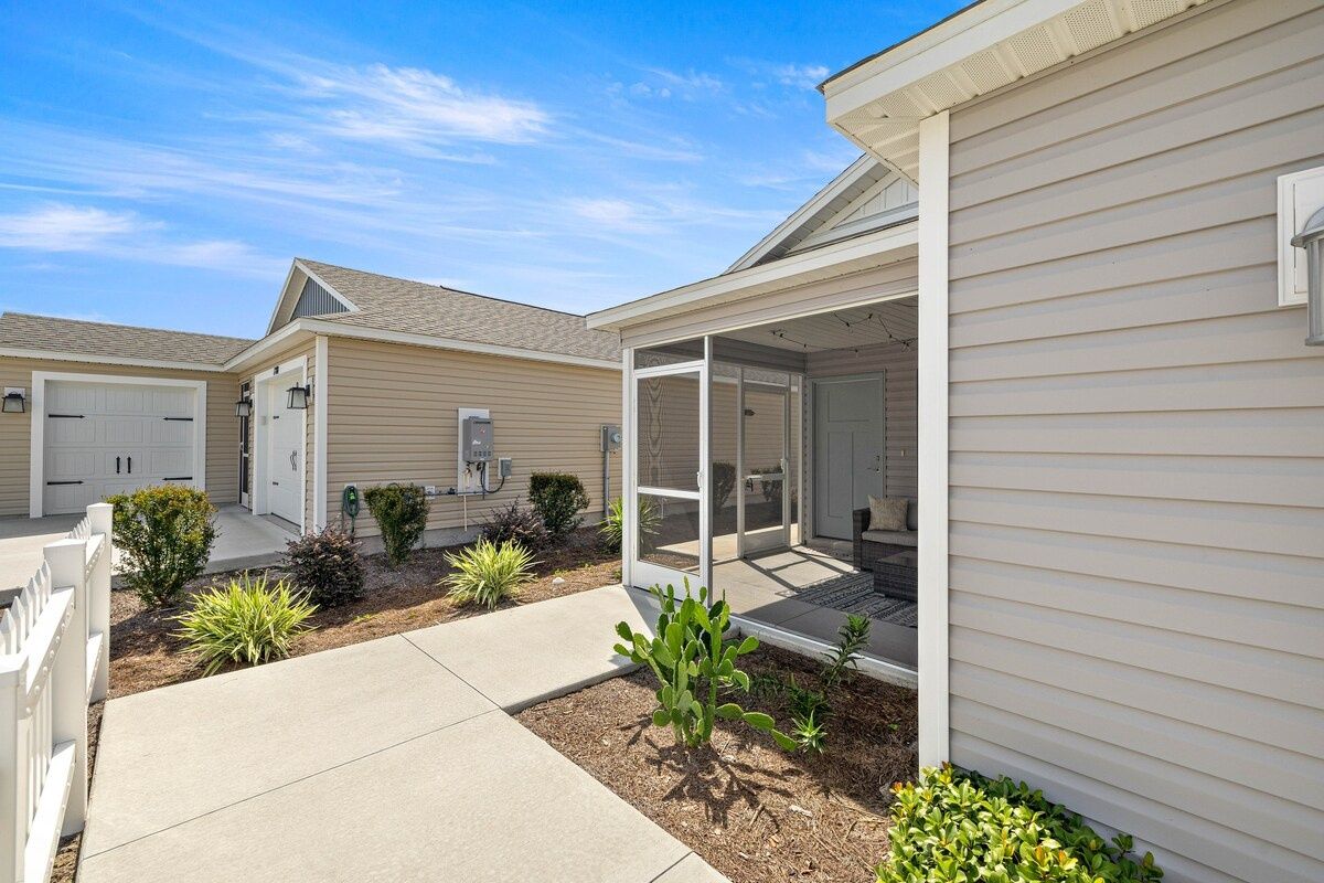 Cozy 2BR With Golfcart | 5 Mins to Eastport Sq. — photo 10