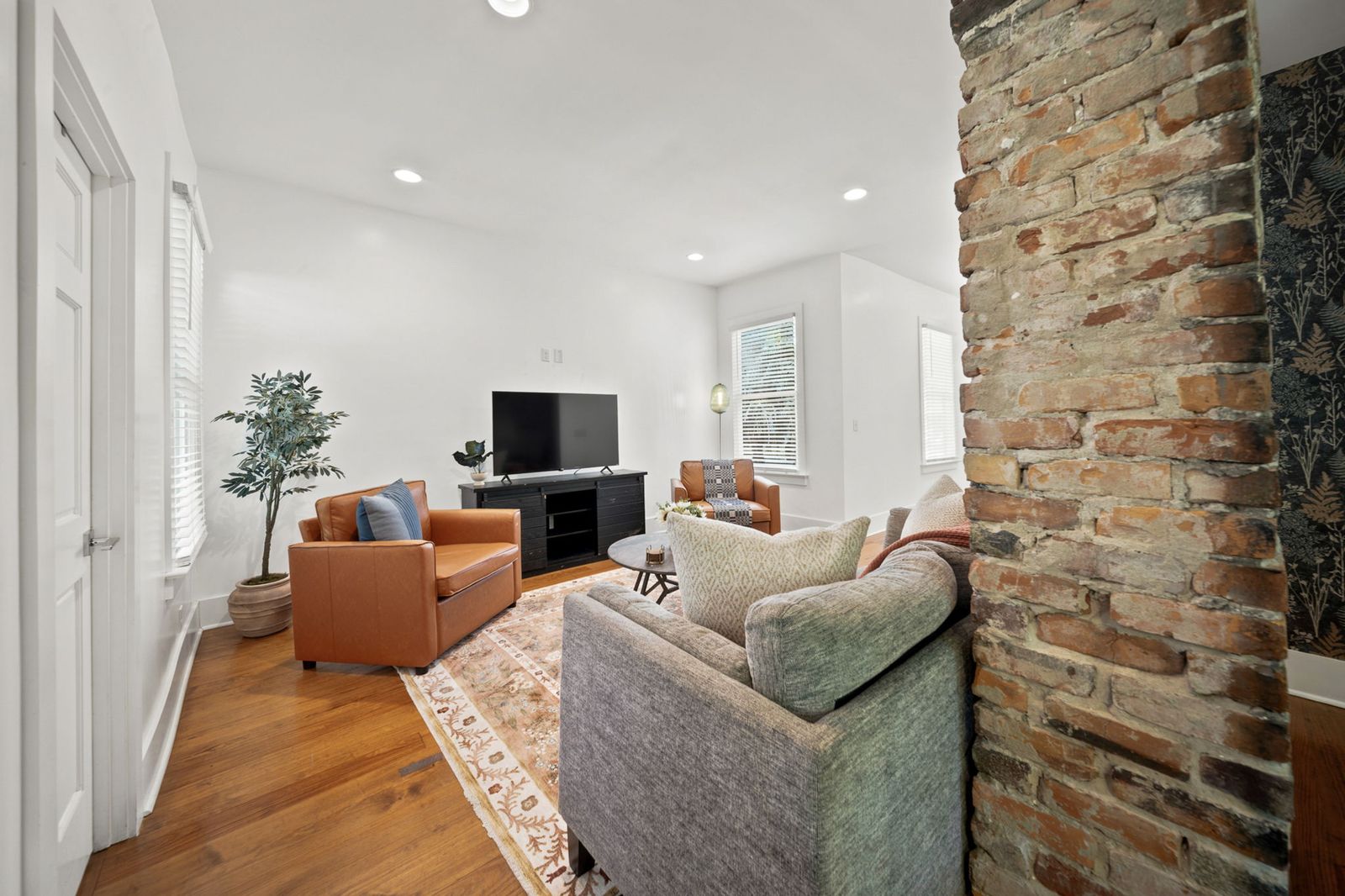Boho Bungalow - Downtown - Free Parking