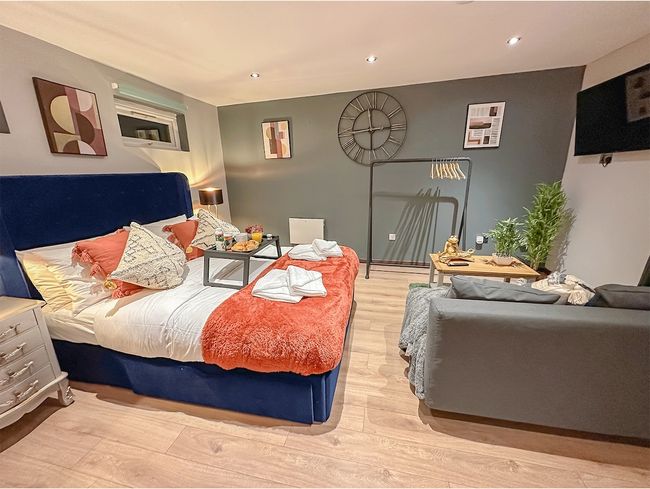 Cozy Garden Studio + Wi-Fi & Parking