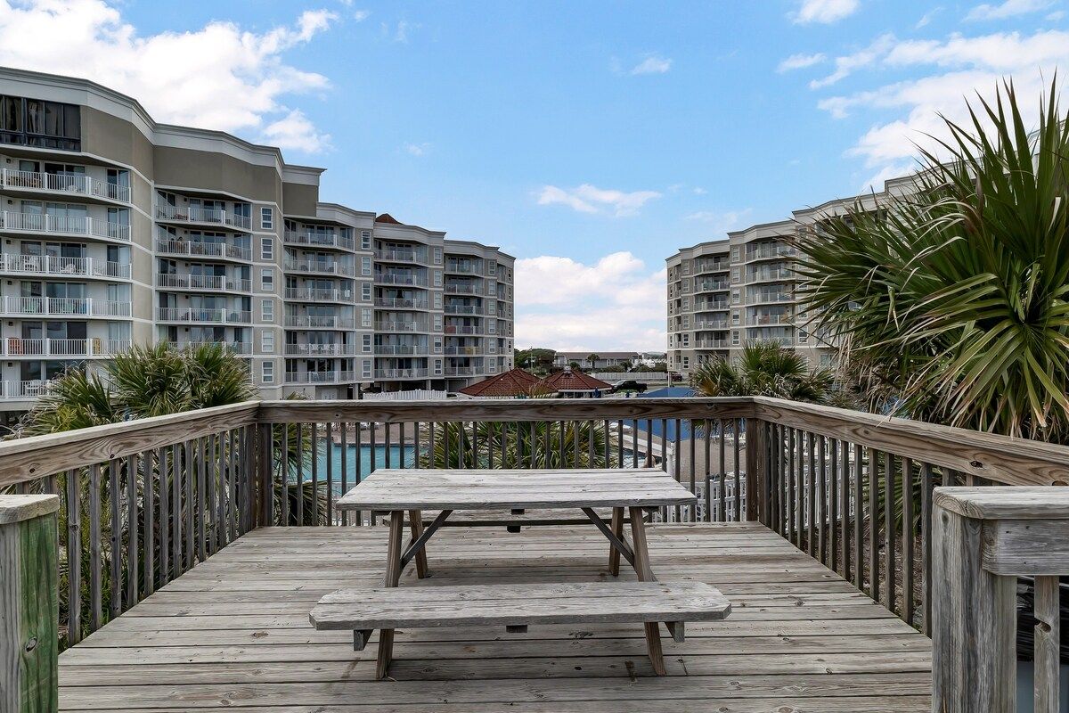 Barefoot Bungalow - Ocean Front Beach Condo