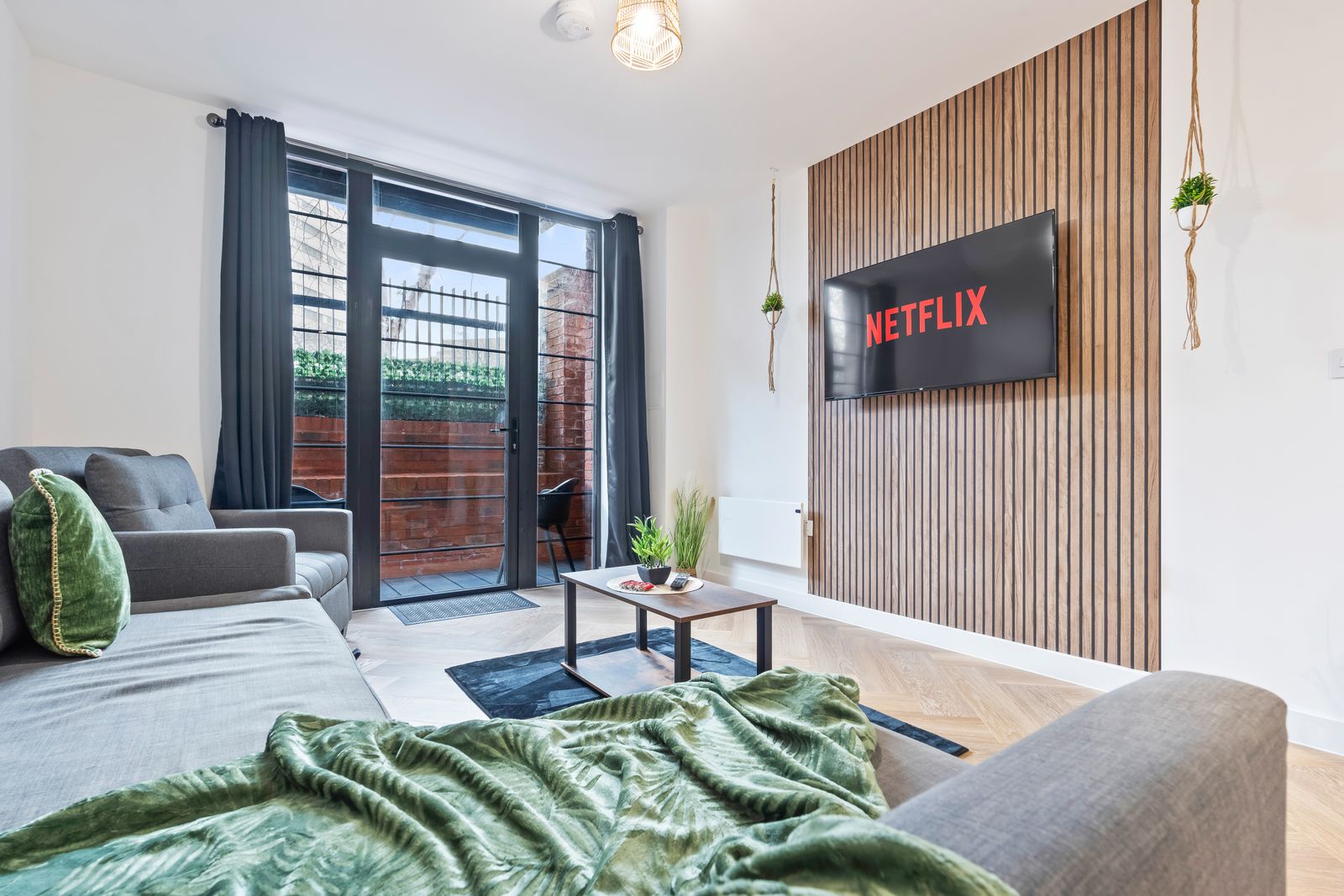 Stylish, Cosy Apartment with Canal Views&PoolTable