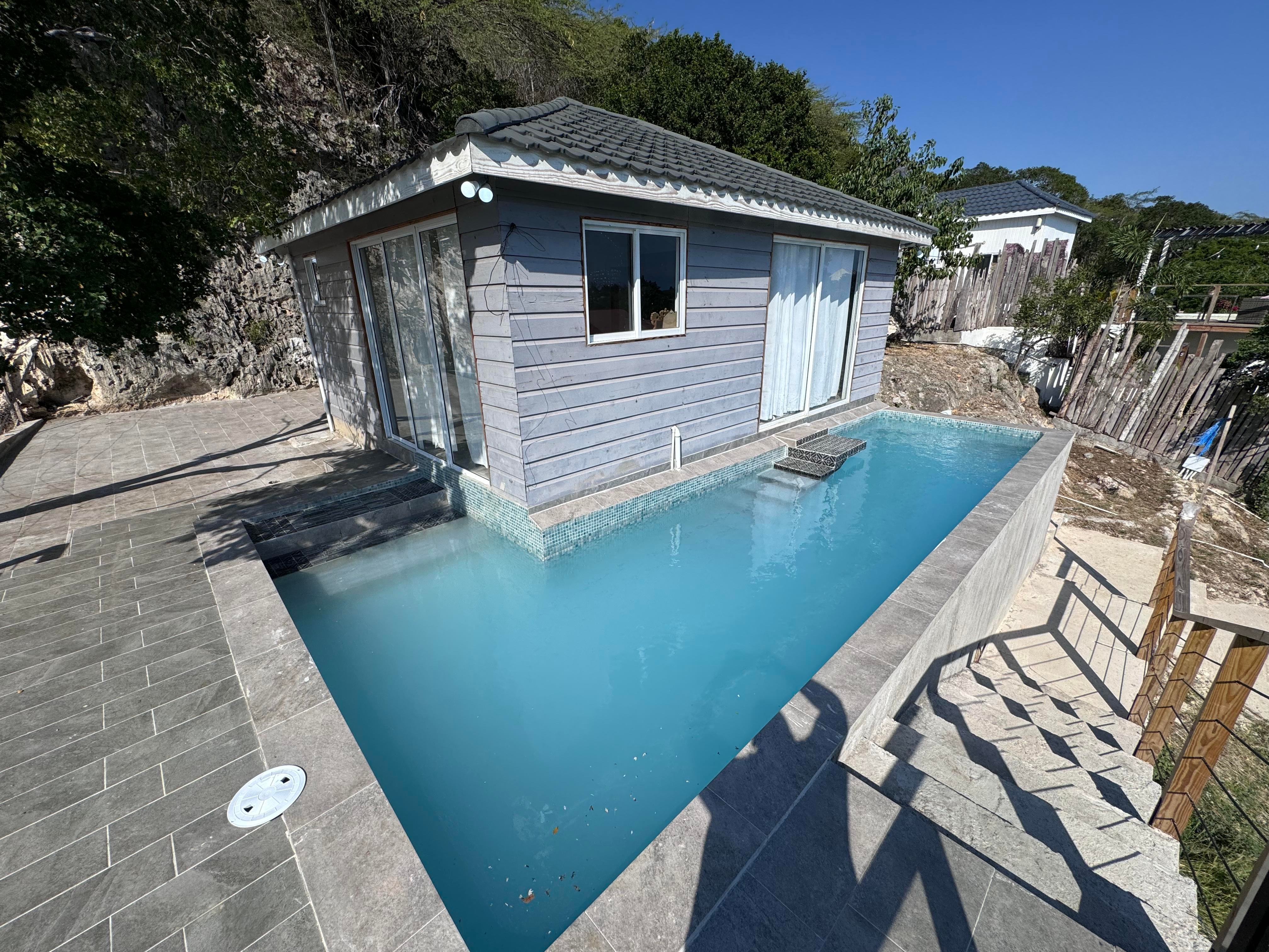 Lush 1 Bed Villa — Swim Out Pool
