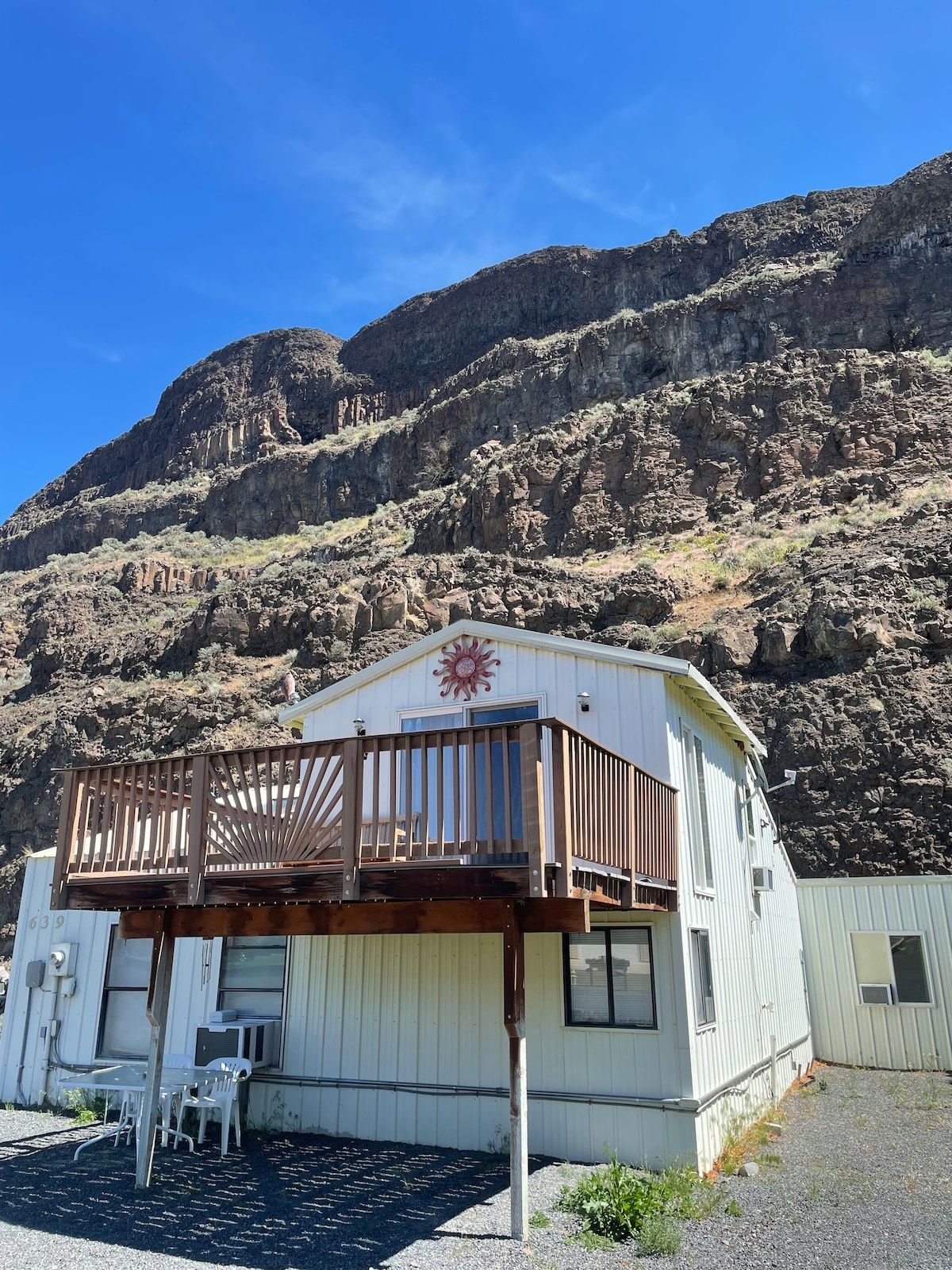 Gorge Amphitheatre House, 5.4 miles from venue