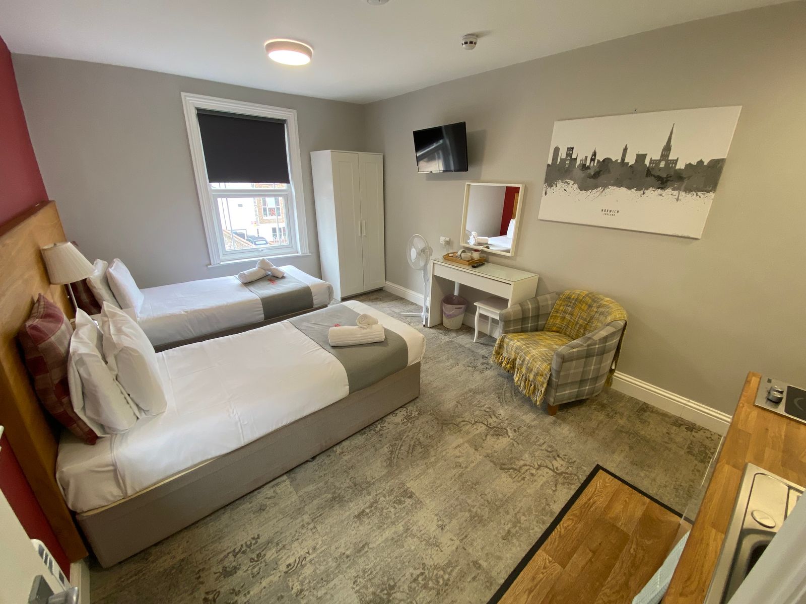 8 Aspland Road - Apartment 3