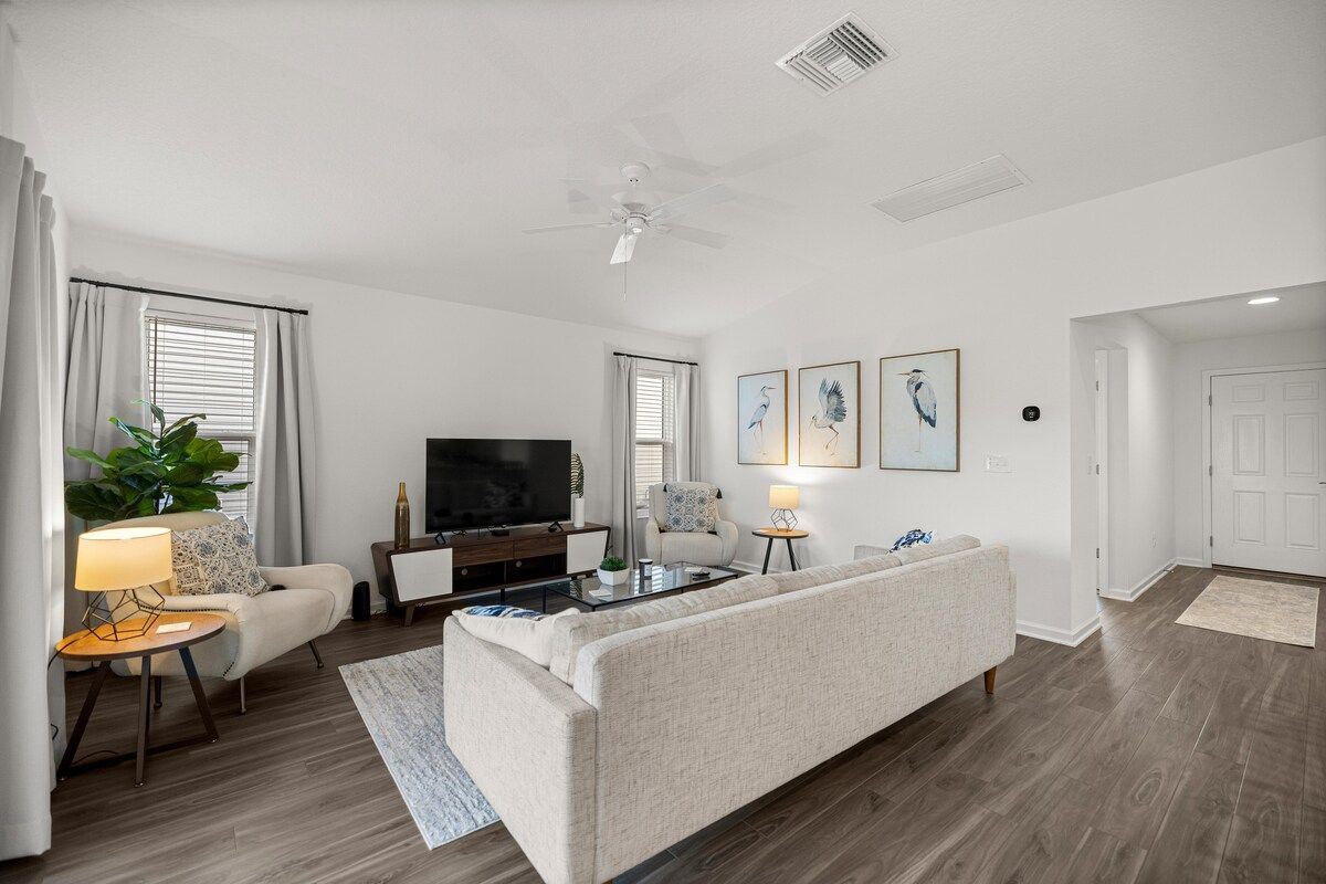 Eastport 3BR · Golf Cart · Patio · Near Pools — photo 7