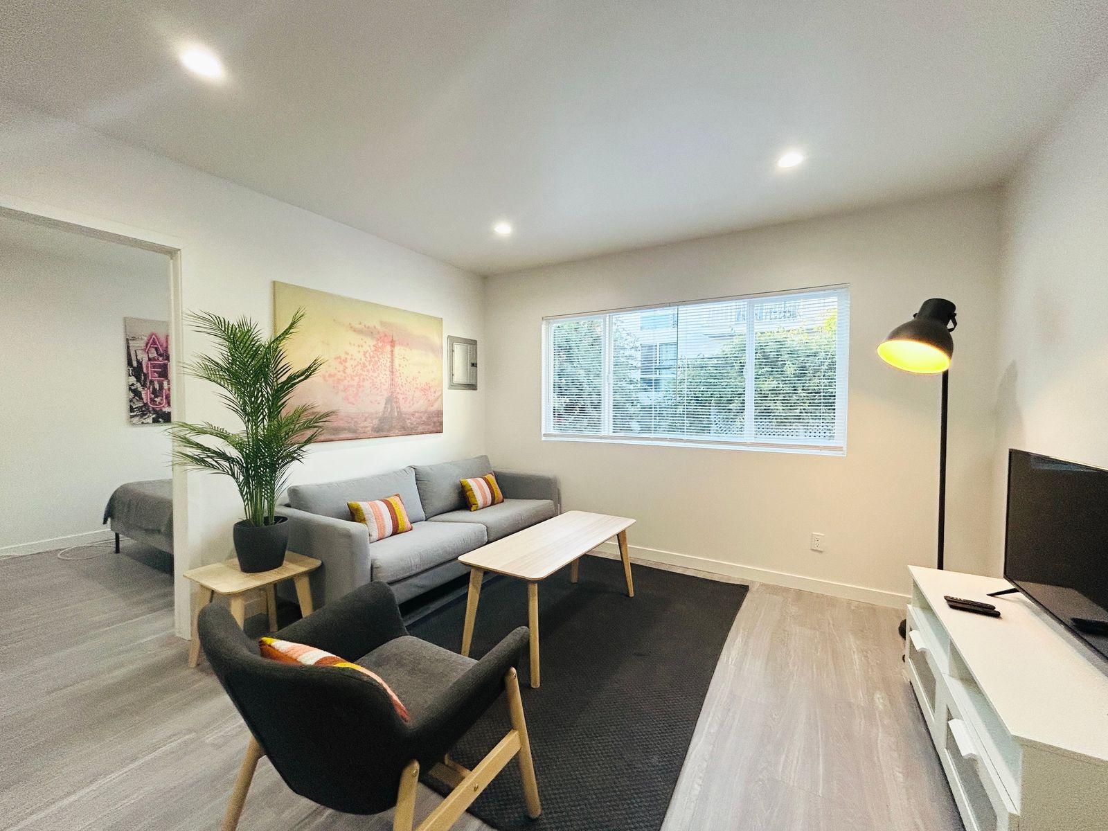 1BR Apt in Brentwood by Just Bring Your Toothbrush