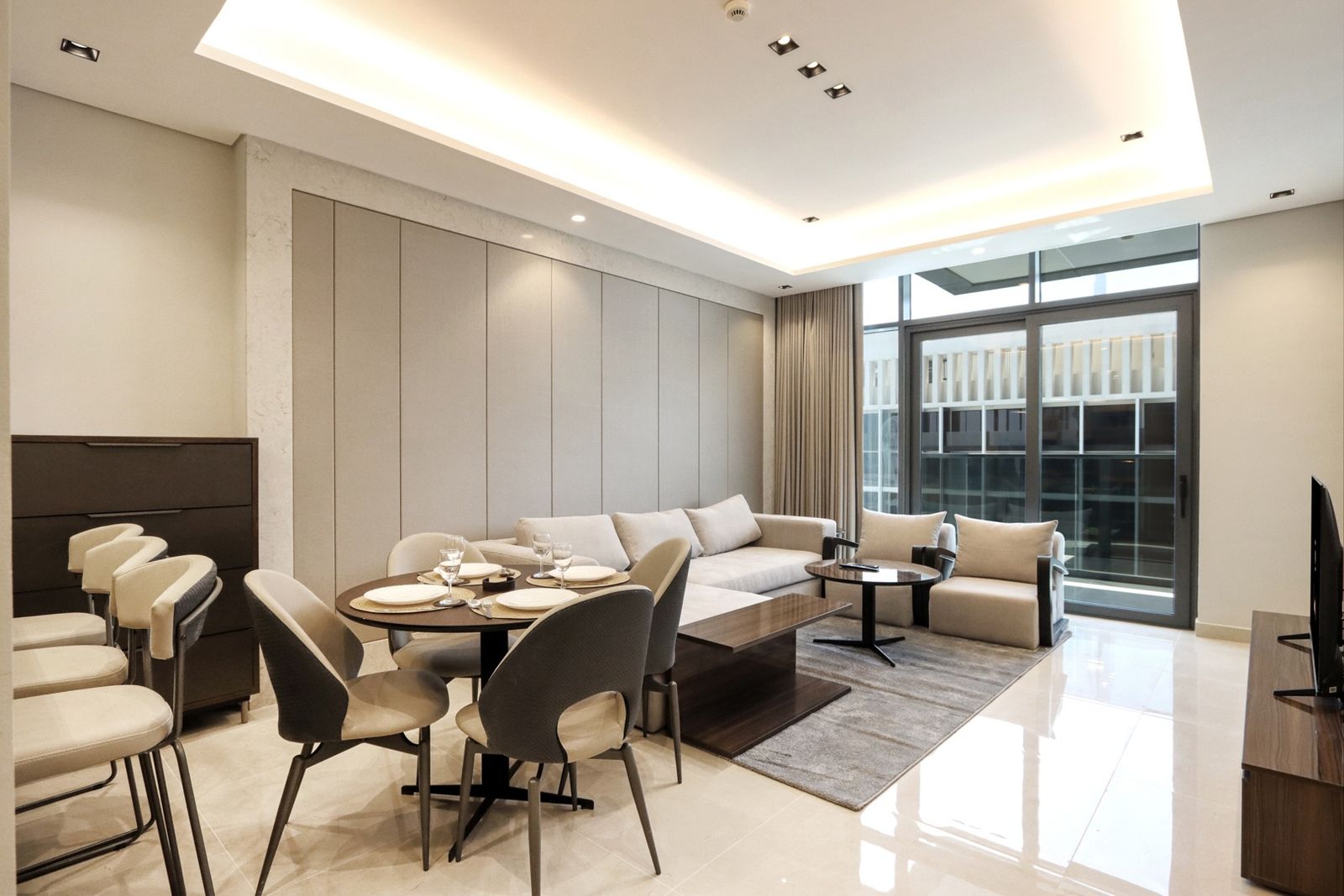 Chic 1B in Nobles |City Views & Prime Location