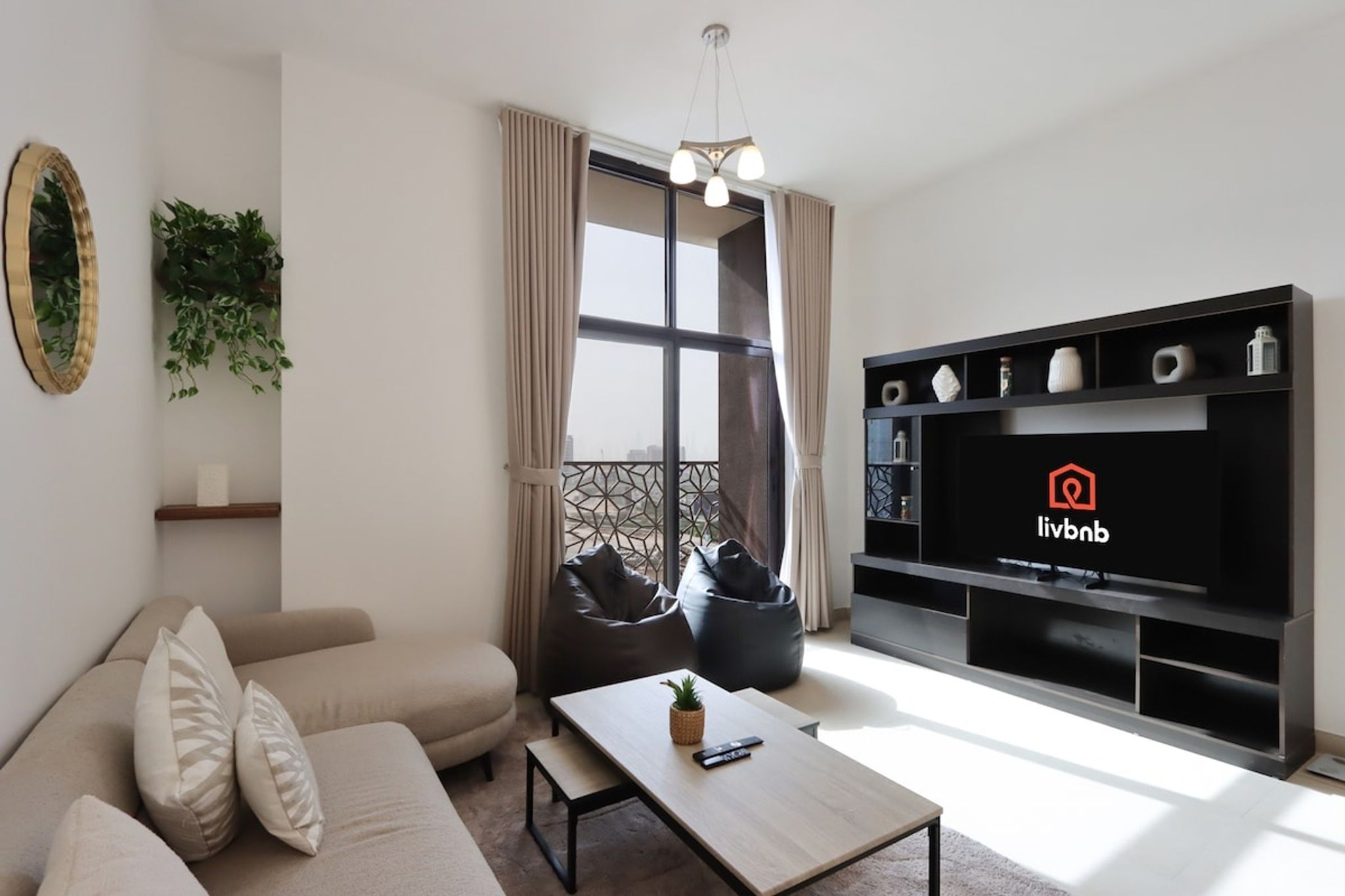 2B with City Skyline Views, Near Metro Station